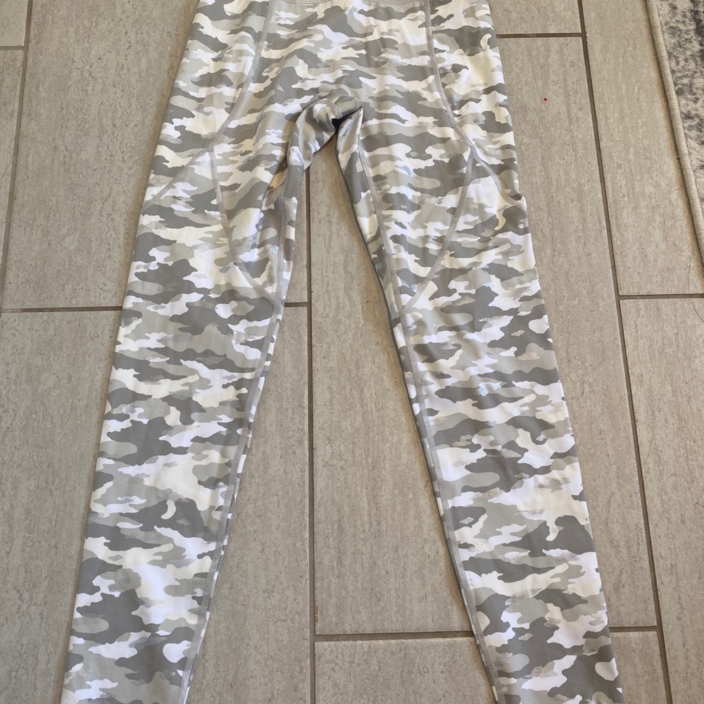Camo legging, white and grey. Never worn
